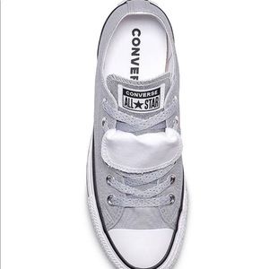 Size 8 women’s converse